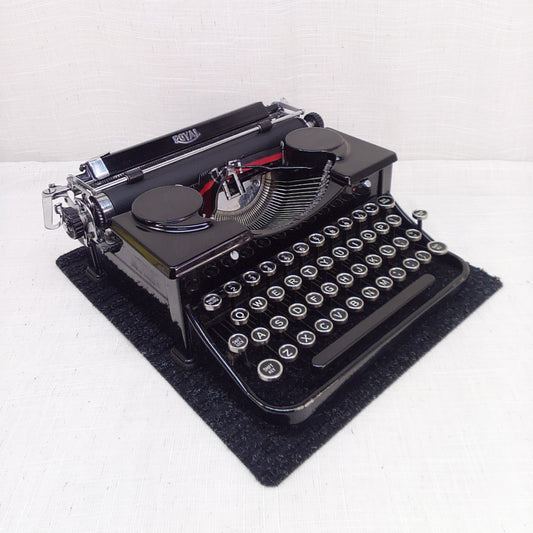 Typewriter - Royal P Portable 1933