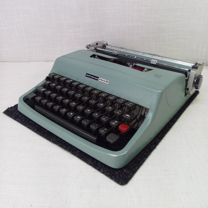 Olivetti Underwood Lettera 32 Typewriter - 1968