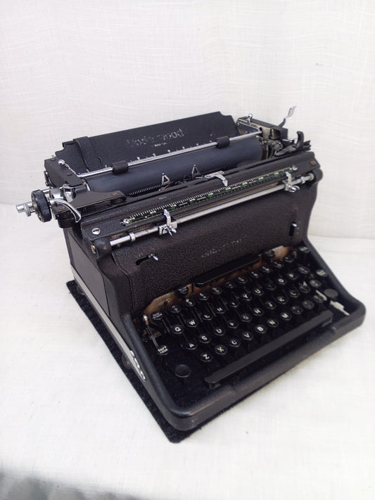 Typewriter - Underwood Model S 1942