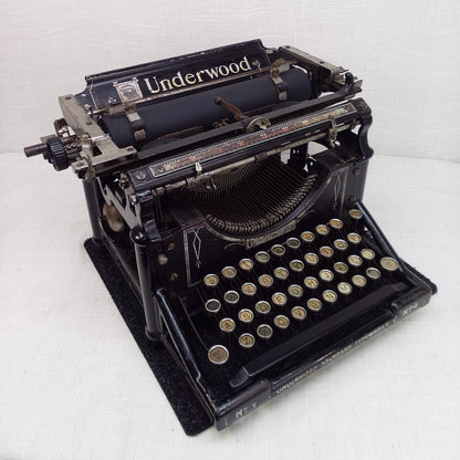 Vintage Typewriter - Underwood No. 4, 1909