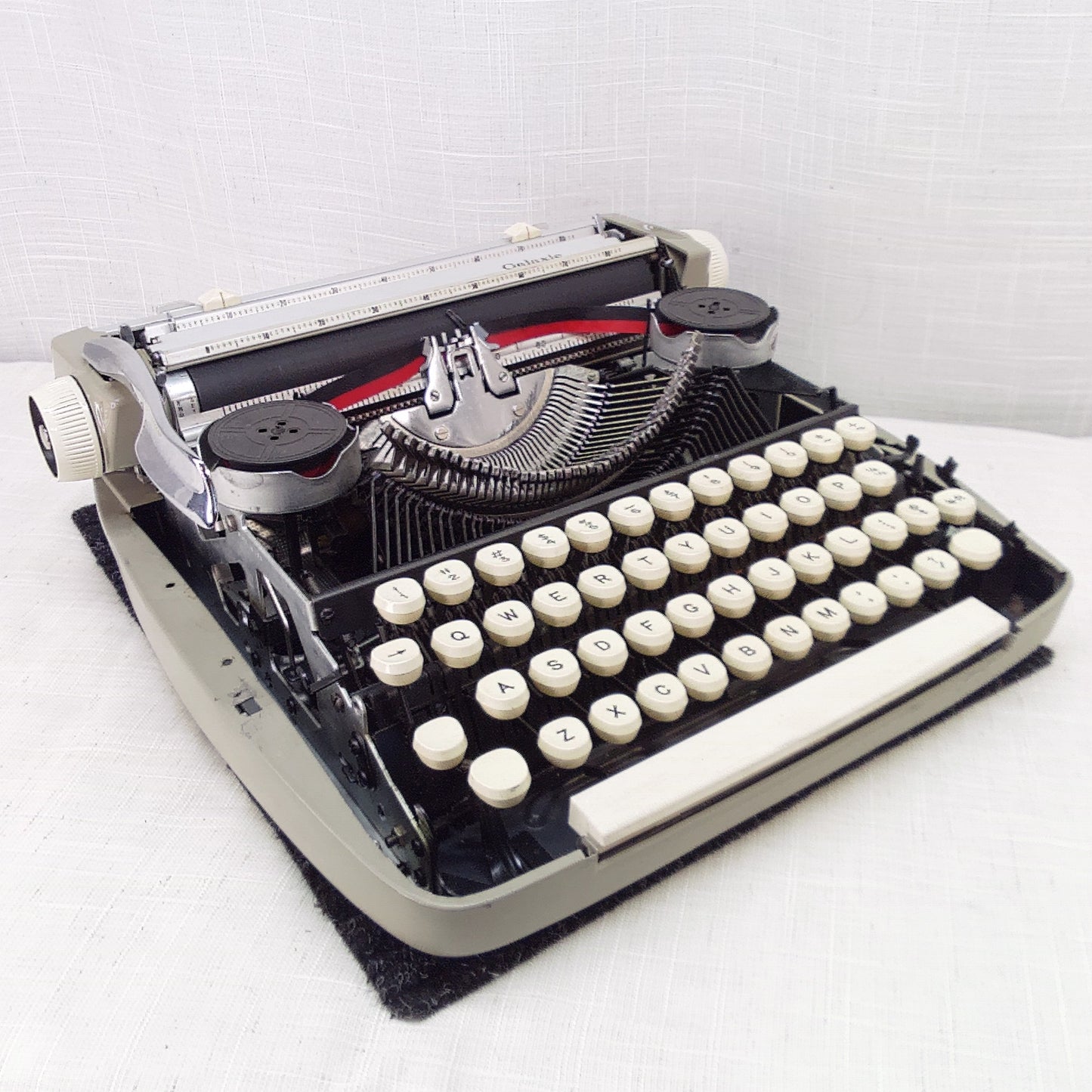 Smith-Corona Galaxie 1964 Topless Typewriter