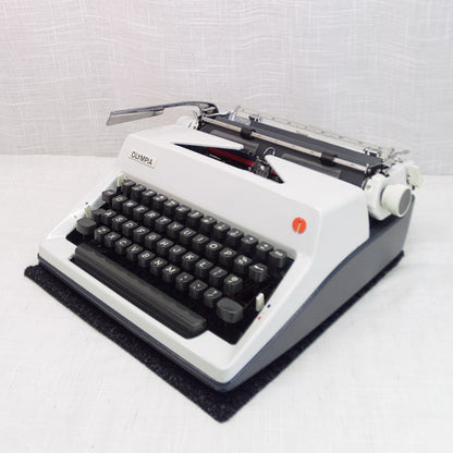 Olympia SM 9 Deluxe Typewriter, 1973