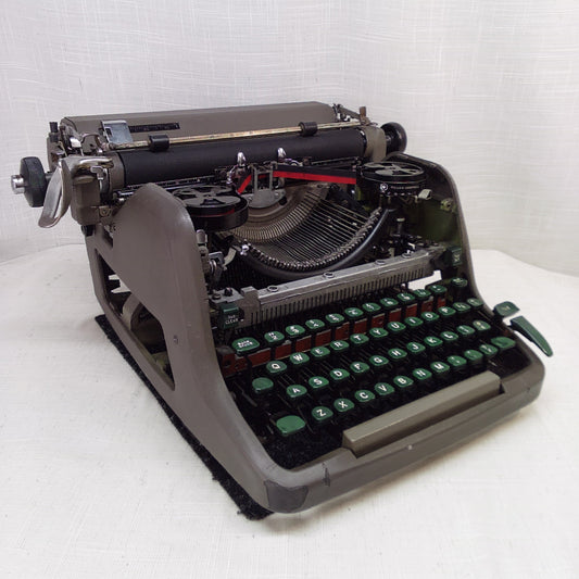 Royal HHE Typewriter 1952