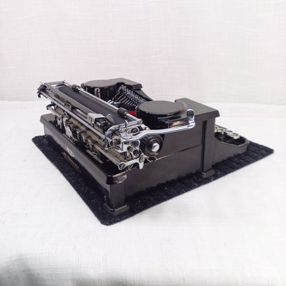 Typewriter - Royal P Portable 1933