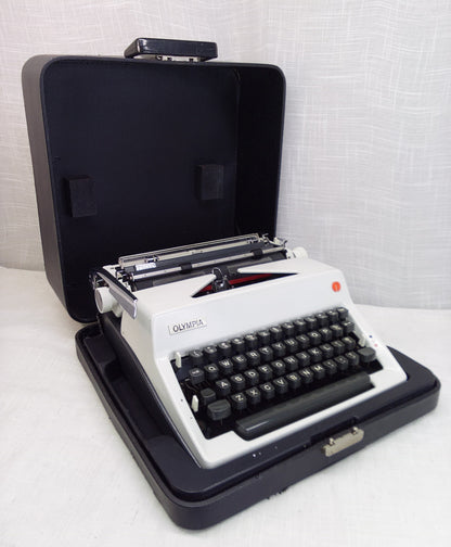 Olympia SM 9 Deluxe Typewriter, 1973
