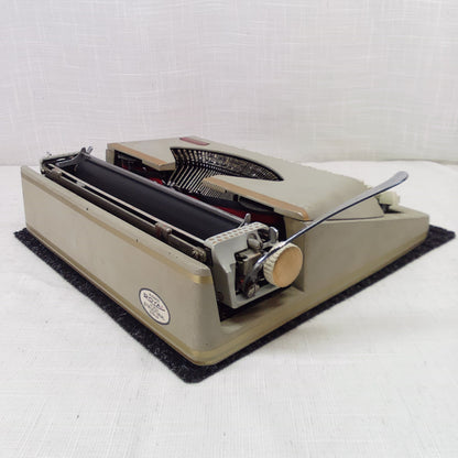Royal 590 Ultra Portable 1965