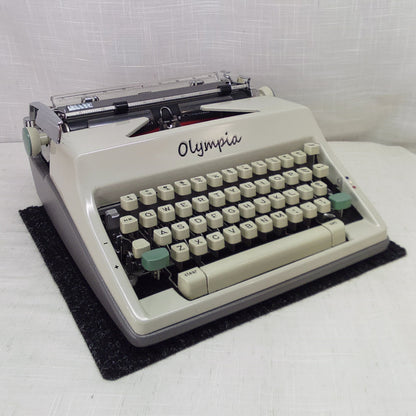 Olympia SM9 1964 - Italic Font Typewriter