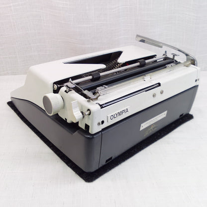 Olympia SM 9 Deluxe Typewriter, 1973