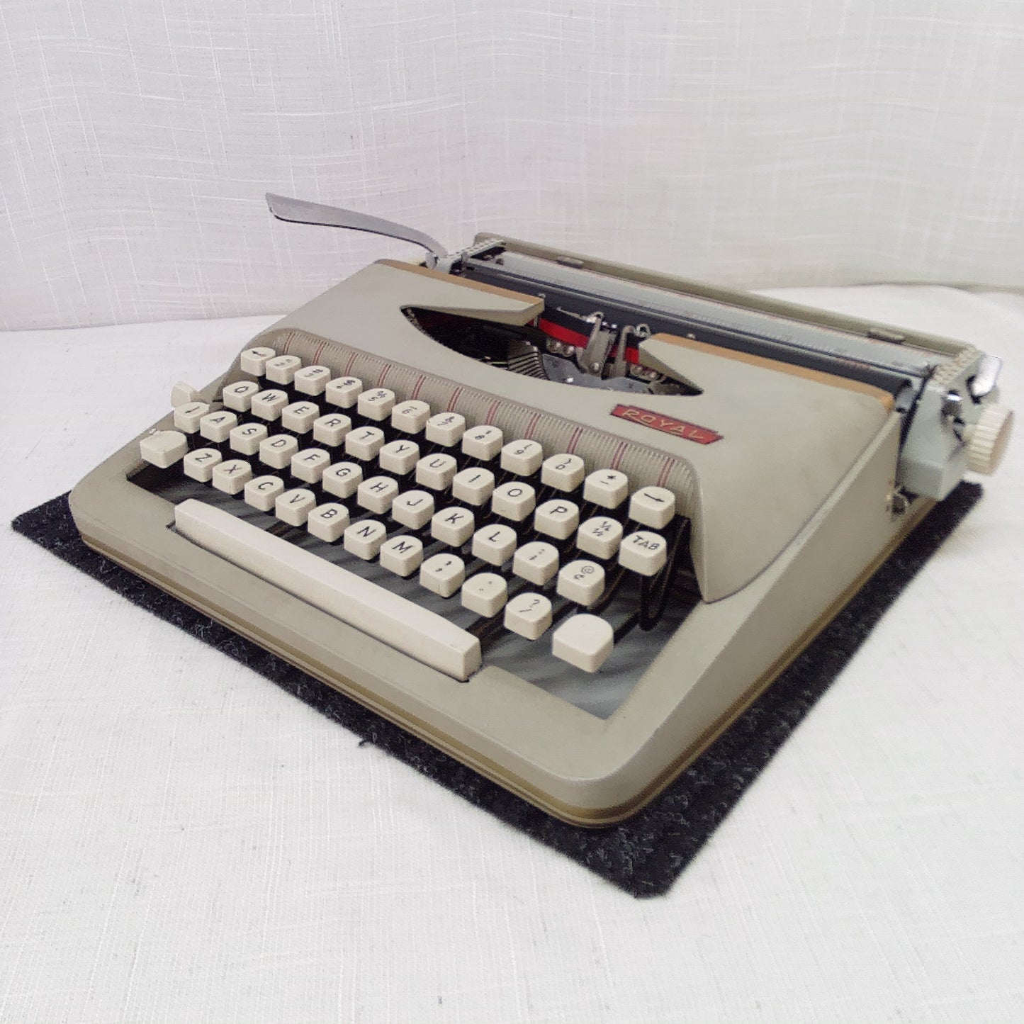 Royal 590 Ultra Portable 1965