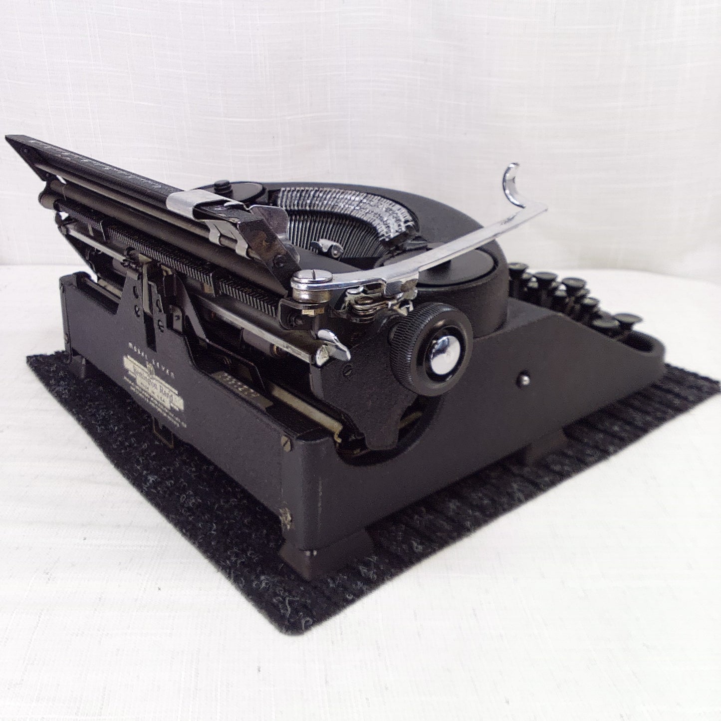 Remington Noiseless 7 Typewriter 1947