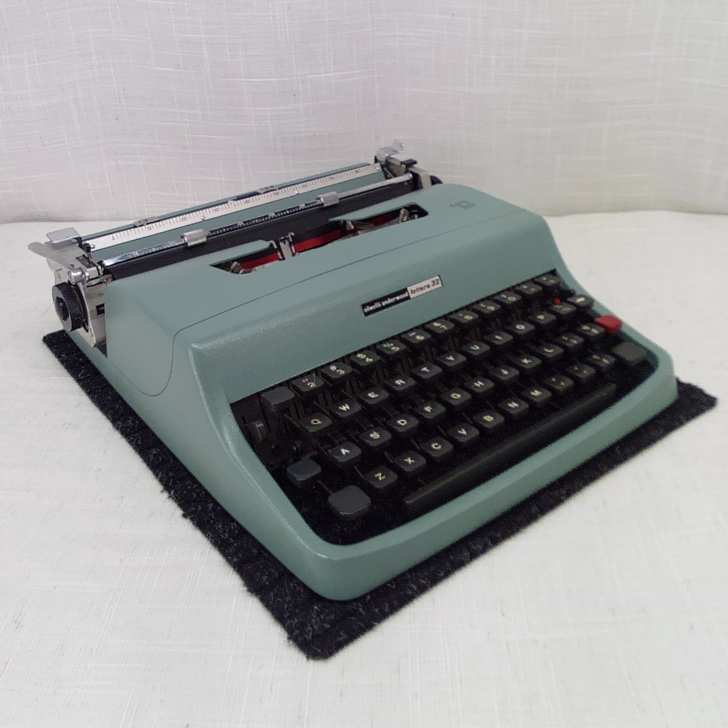 Olivetti Underwood Lettera 32 Typewriter - 1968