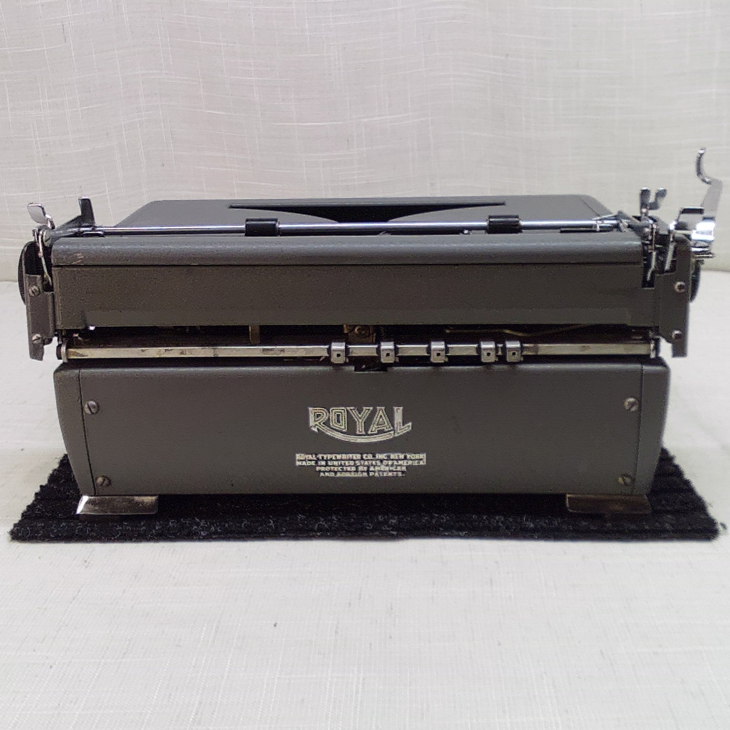 Royal Quiet DeLuxe 1949 (Dreyfuss Model)